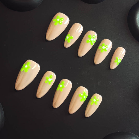 Green sunflower Handmade Almond  Nails X1151 - NoirNail