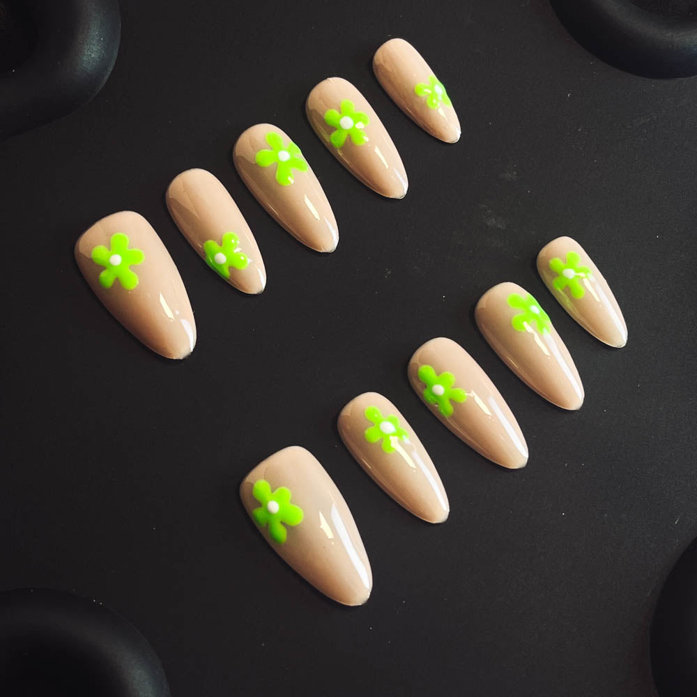 Green sunflower Handmade Almond  Nails X1151 - NoirNail