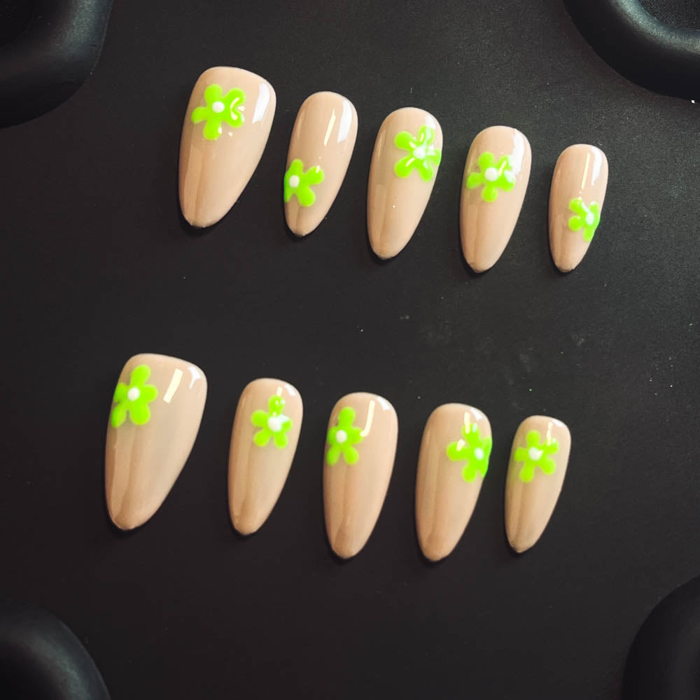 Green sunflower Handmade Almond  Nails X1151 - NoirNail