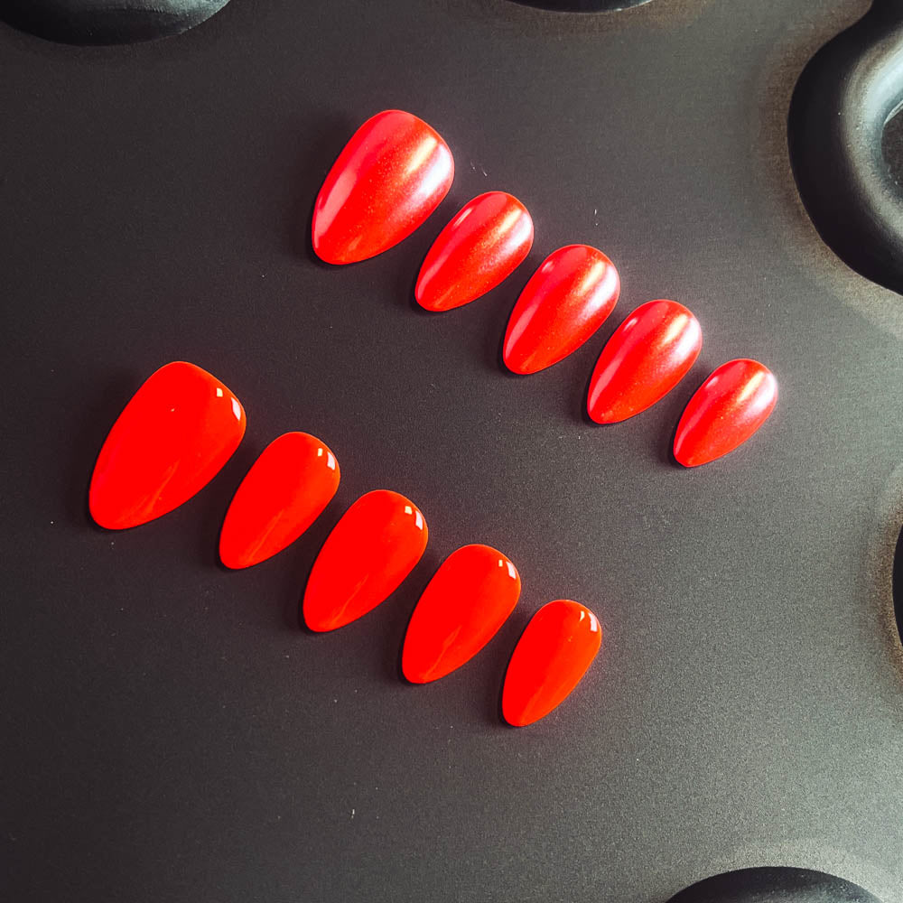 Blood Red Solid Color 100% Handmade Almond Press-ons Nail CS1002 - NoirNail