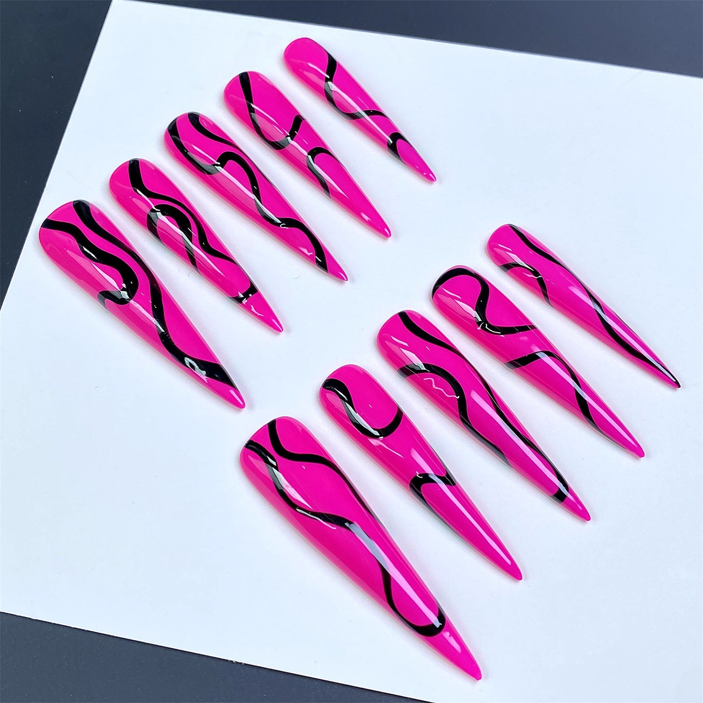 Simple Stripes Handmade Stiletto Press on Nails A27019