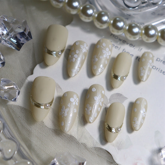 Cheese White Flowers Handmade Almond Press On Nails A610