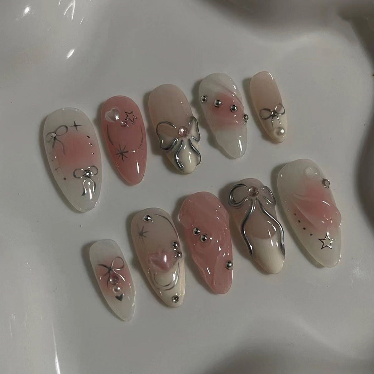 Carved bow Almond 24PCS Free Size Nails JP3300 - NoirNail