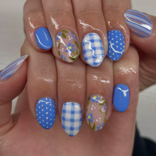 Blue and White Checkered Stripes Oval 24PCS Free Size Press on Nails JP3960