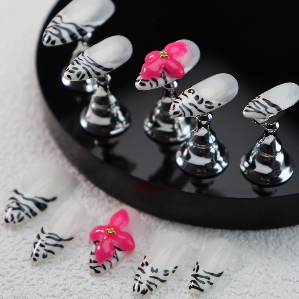 Club Queen Handmade Almond  Nails  A1044 - NoirNail