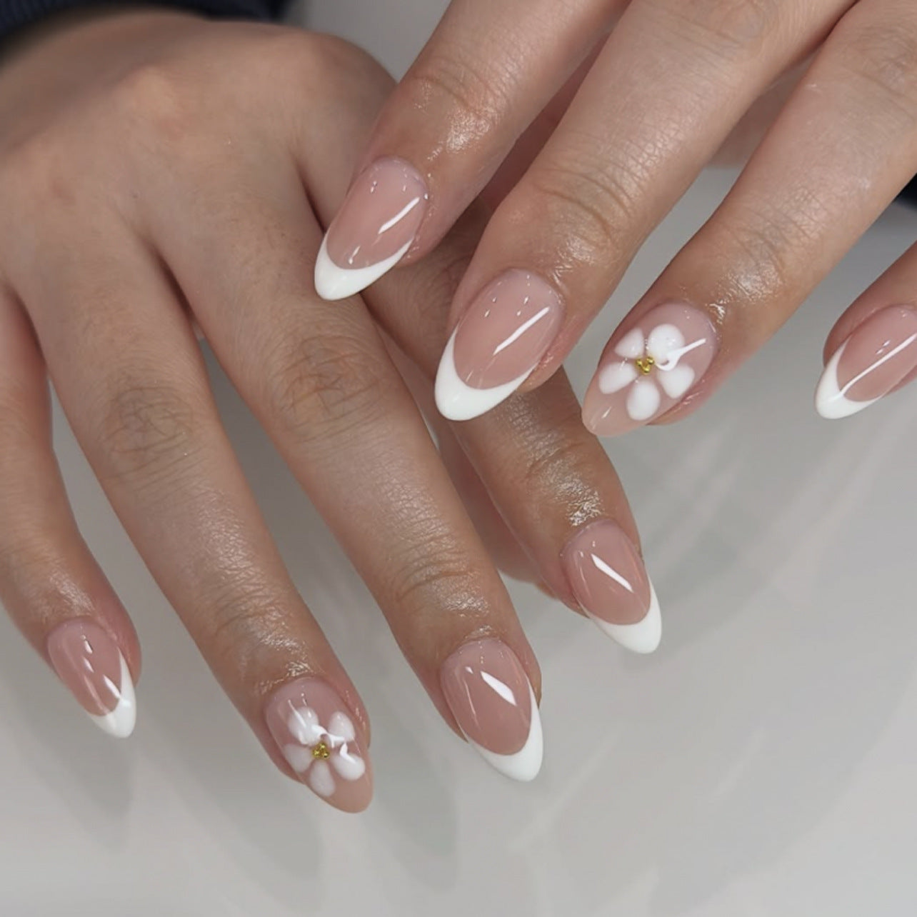 Classic French White Pointed Flower Almond 24PCS Free Size Press on Nails JP3916