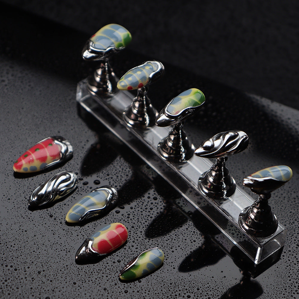 Ongles en amande faits main à motif crocodile punk Y2K A858