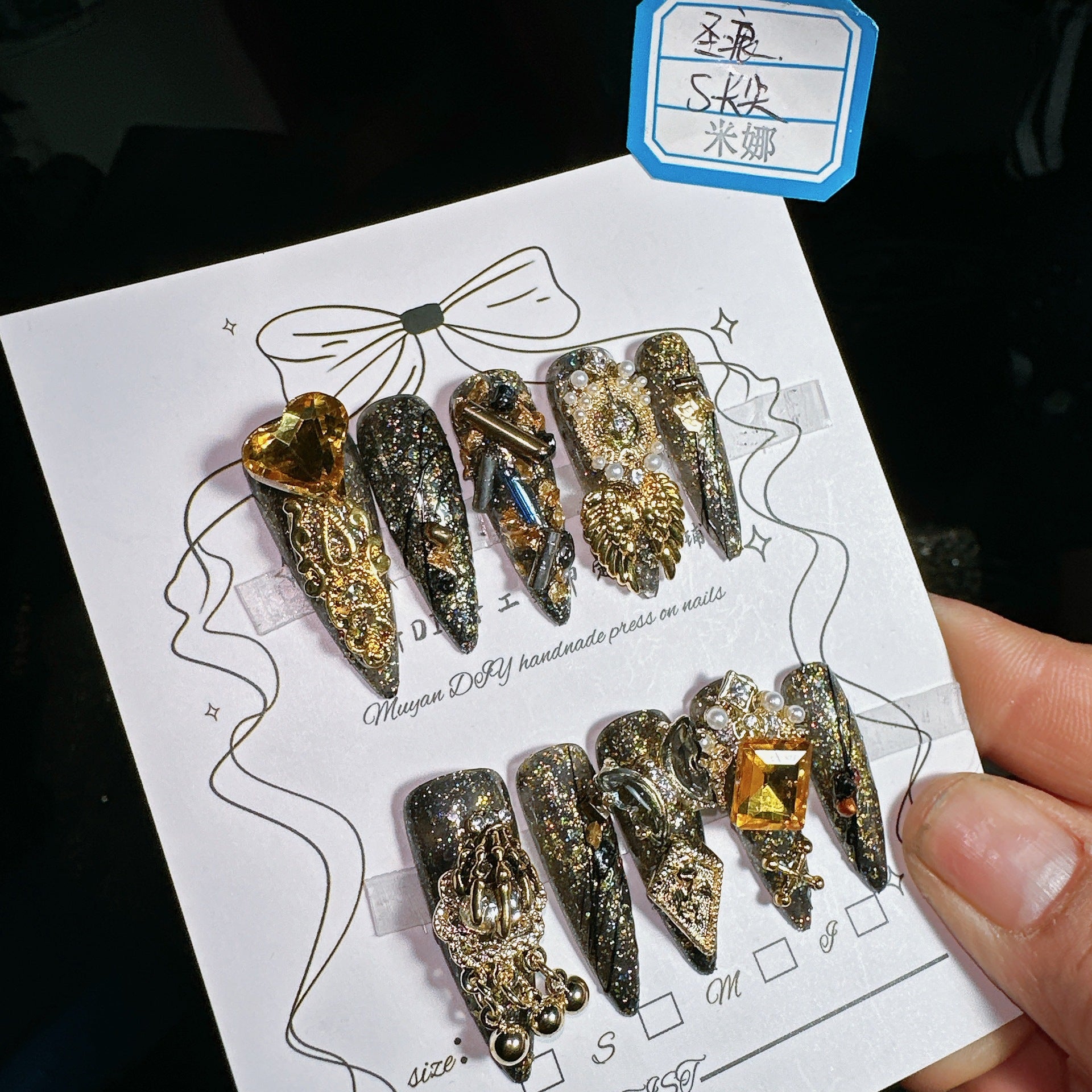 Gold luxury inlay 100% Handmade Pressons - NoirNail