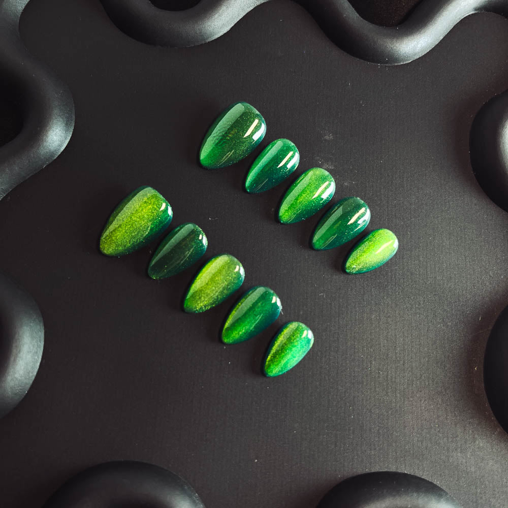 Emerald Green Cat Eyes Gel Nail Handmade Almond Press-ons Nail MQ1011 - NoirNail