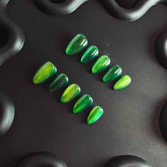Emerald Green Cat Eyes Gel Nail Handmade Almond Press-ons Nail MQ1011 - NoirNail