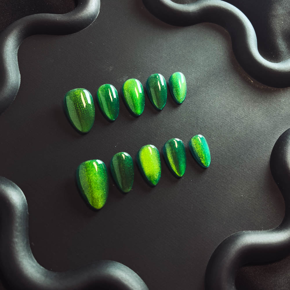 Emerald Green Cat Eyes Gel Nail Handmade Almond Press-ons Nail MQ1011 - NoirNail