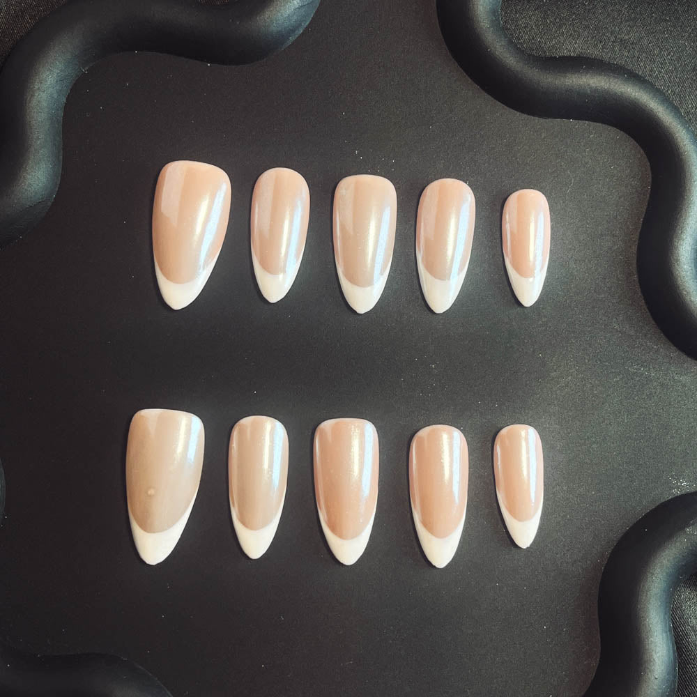 Classic French Tip Handmade Almond  Nails X1013 - NoirNail